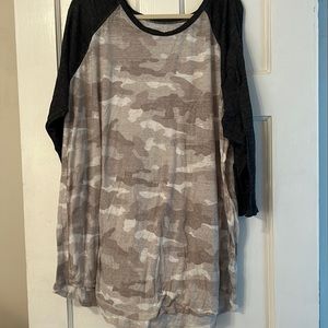 Torrid size 4 (26) grey camo baseball tee